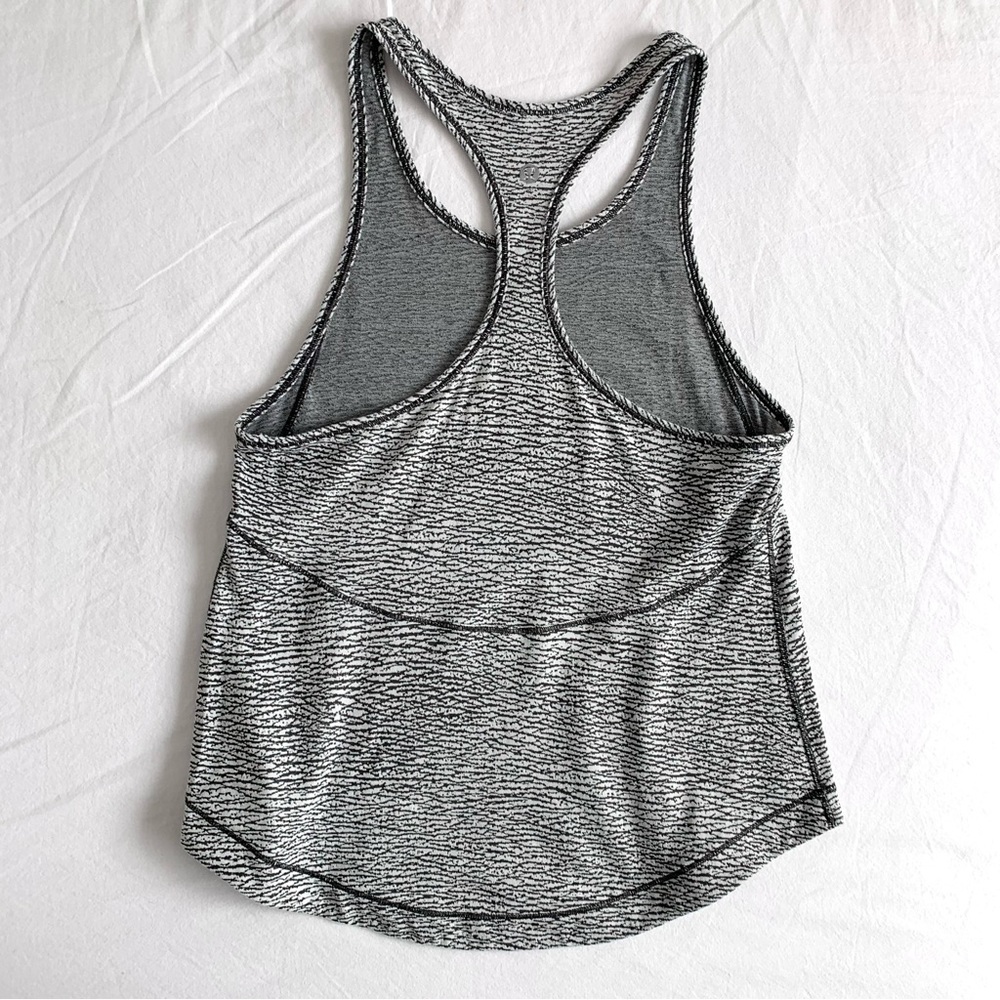 Lululemon Long Distance Tank - Picture 2 of 5
